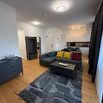 2 Zimmer Wohnung Auf Den Koelner Ringen!