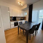 2 Zimmer Wohnung Auf Den Koelner Ringen!